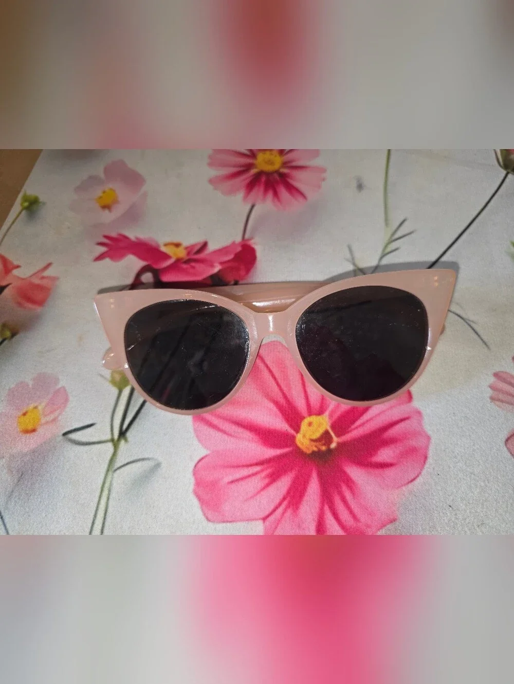 Pink Women's Fashion Sunglasses - Stylish Cat-Eye Shades